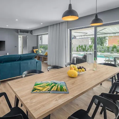 度假居 4 Bedroom Beautiful In