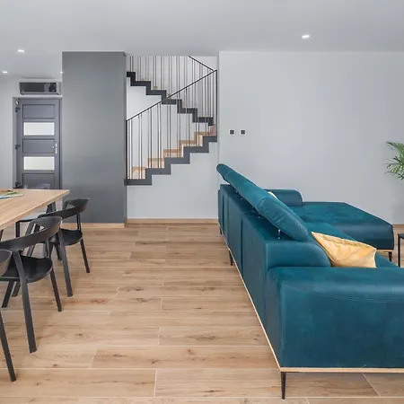 4 Bedroom Beautiful In