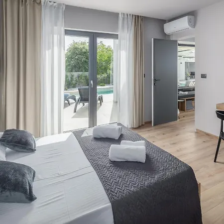 Holiday home 4 Bedroom Beautiful In *